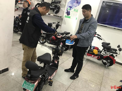 “買了就能上路” 成都全國(guó)率先實(shí)施電動(dòng)自行車帶牌銷售，簡(jiǎn)化購(gòu)車流程